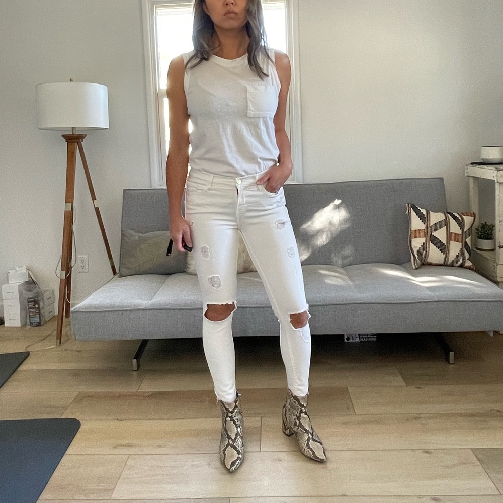 Frame Denim White Jeans with heavy destruction